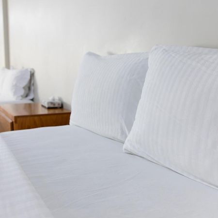 Cuauhtémoc La Huerta Inn & Suites מראה חיצוני תמונה